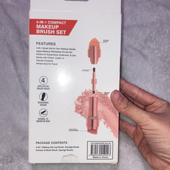 NEW!🩵❤️ Eyecatchimg & make up brush set - Picture 3 of 7